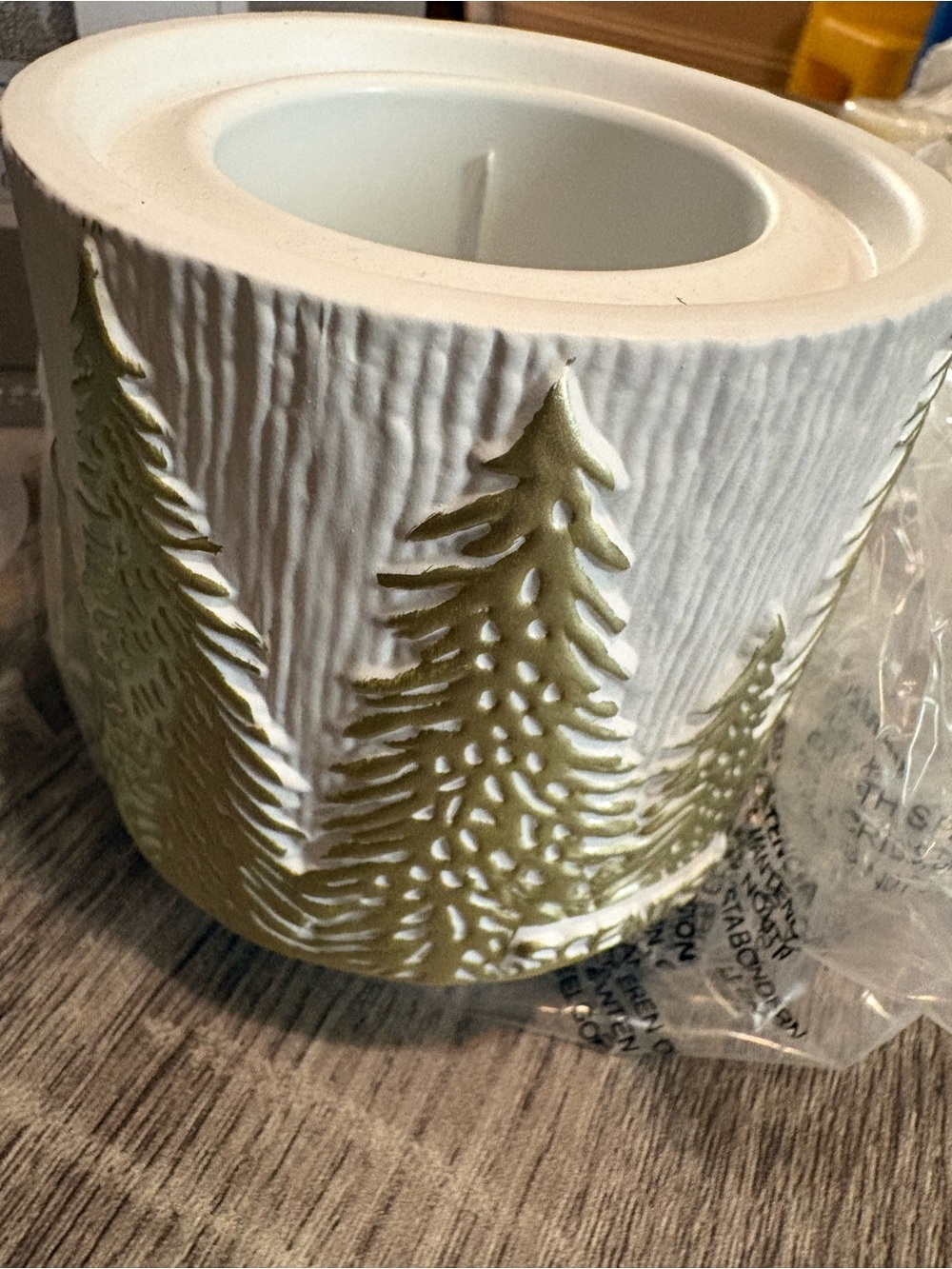 Scentsy Golden Crest Ceramic diffuser with wild for fall pods - Picture 3 of 4